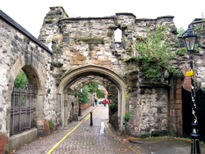 [An image showing Cyclists Learn About Richard III]